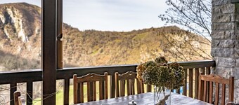 Room 'El Cerezo' with Shared Pool, Shared Garden and Wi-Fi