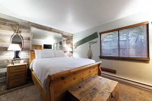 3 عدّة غرف نوم ومكواة/لوح كي وواي فاي مجانًا وملاءات أسرّة