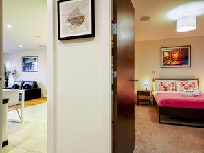 1 soverom, strykejern/-brett, wi-fi (inkludert) og sengetøy