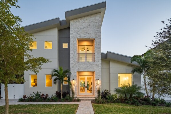 Exterior - Luxury 6BR Sarasota Home Near Siesta Key (Sarasota)
