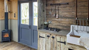 Fridge, oven, stovetop, toaster