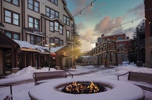Property grounds - Marriott Summit Watch - 2 Bedroom Villa Sleeps 8 - Gorgeous Ski Resort - Main St (Park City)