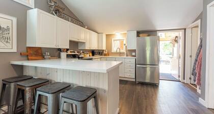 Cozy 4 Season Cottage by Balsam Lake
