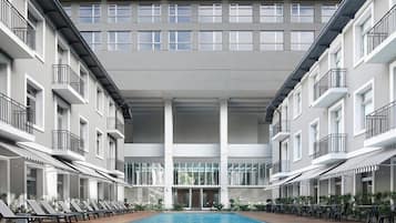 Vista frontal de la propiedad