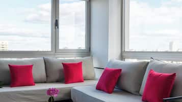 Family Apartment, Balcony, River View | Living area
