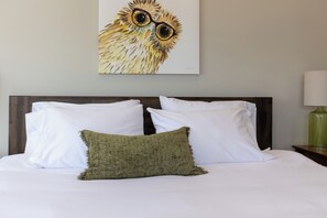 4 bedrooms, desk, iron/ironing board, travel cot