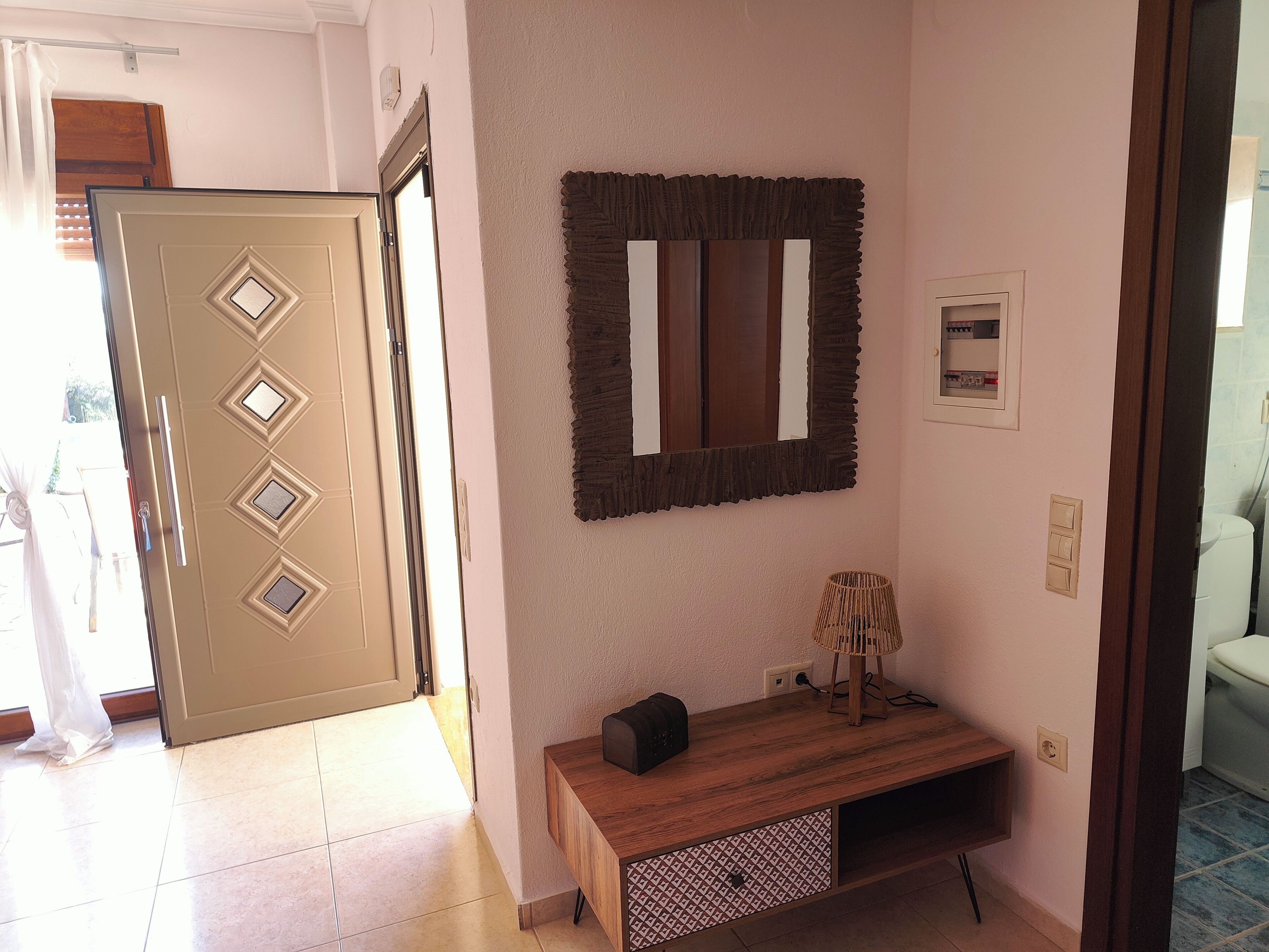 Traditional Villa | Living area | 32-inch Smart TV with digital channels, fireplace