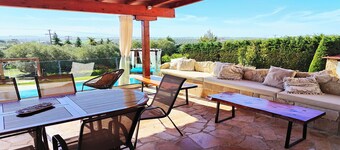 Villa Traditional Estate Heated Pool