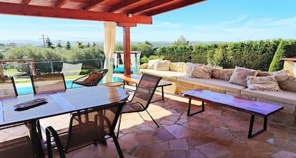 Villa Traditional Estate Heated Pool