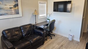 Unclassified image, 3 of 10, button - Cozy Mini Home Minutes from Baltimore and DC (Silver Spring)