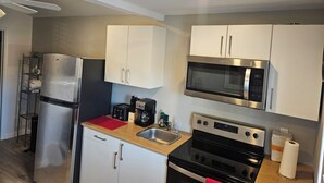 Unclassified image, 4 of 10, button - Cozy Mini Home Minutes from Baltimore and DC (Silver Spring)