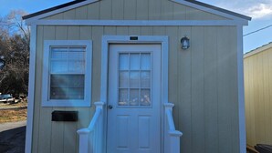 Unclassified image, 5 of 10, button - Cozy Mini Home Minutes from Baltimore and DC (Silver Spring)