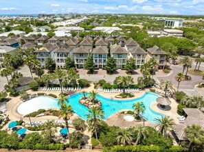 Exterior - Destin`d To Be Here · Resort Lagoon Pool/Hot Tub: Beach Trolley & Bikes (Destin)