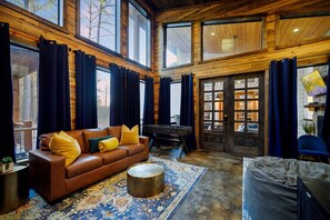 Smart TV, chimenea y futbolito 