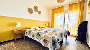 2 bedrooms, Internet - 3387 - EL CORSARIO,B-4, SEA VIEW, QUIET AREA, IN THE COVE OF ALMADRABA OF CRYSTAL WATER. NEAR TO THE BEACH. (Roses)