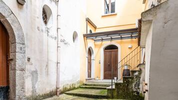 Enceinte de lâhĂ©bergement