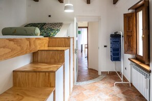 1 chambre, bureau, fer et planche à repasser, Wi-Fi