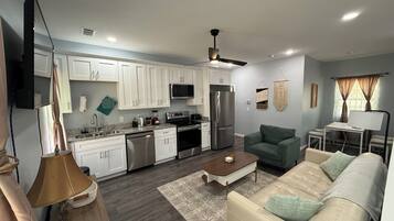 TV connectée, jeux vidéo, vidéothèque, chaîne hi-fi