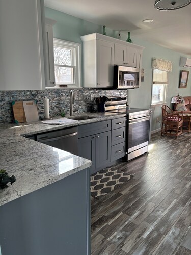 Beautiful 3 bedroom house in Villas NJ- dishwasher, washer/dryer, and ac.