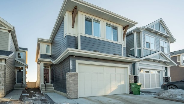 Exterior - Brand New Stylish Mahogany Suite (Calgary)