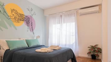 4 bedrooms, blackout drapes, iron/ironing board, free WiFi
