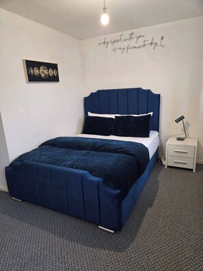 Room - West Winds Sleeps 4 with Garden (Wolverhampton)