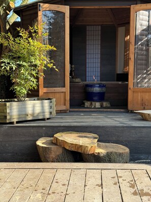 Exterior detail - Japanese Tea House (Sittingbourne)