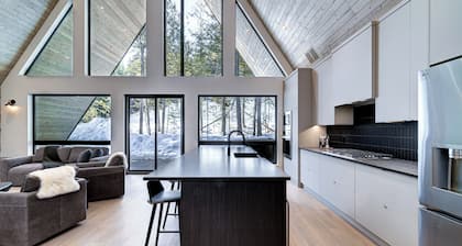 Modern A-Frame | Ski In | Hot Tub | Fernie Alpine Resort