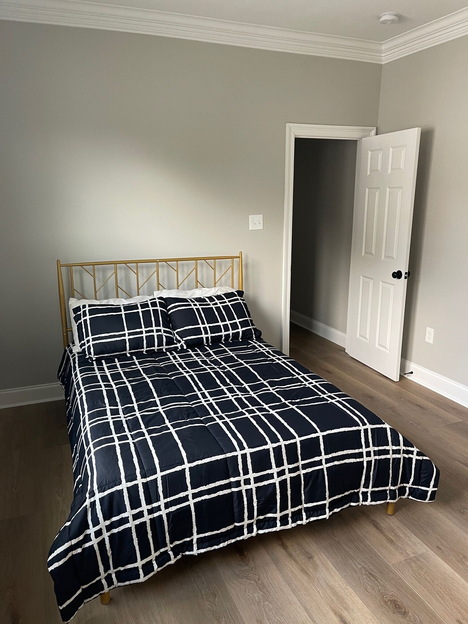 3 室のベッドルーム、アイロン / アイロン台、WiFi