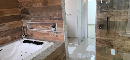 Luxury Triple Room, Mountain View | Bathroom. Pousada Araúna Angra