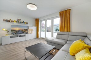 TV - Juli - Relaxing vacation in the vacation home "Juli" on Sylt - your dream destination! (Sylt / OT Tinnum)