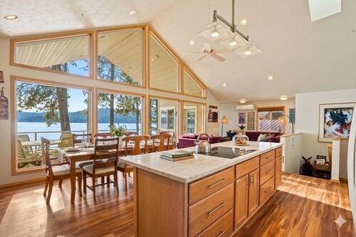 Lakefront Cabin Retreat with Stunning CDA Views