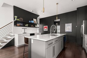 Fridge, microwave, dishwasher, coffee/tea maker