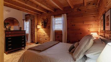 2 bedrooms, travel crib, WiFi, bed sheets