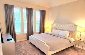 4 bedrooms, iron/ironing board, WiFi, bed sheets