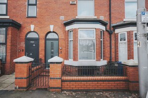 House, 4 Bedrooms, Smoking, Garden View | Property entrance