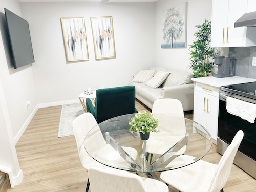 Beautiful and Cozy brand new 2-bedroom basement suite with WiFi in Edmonton