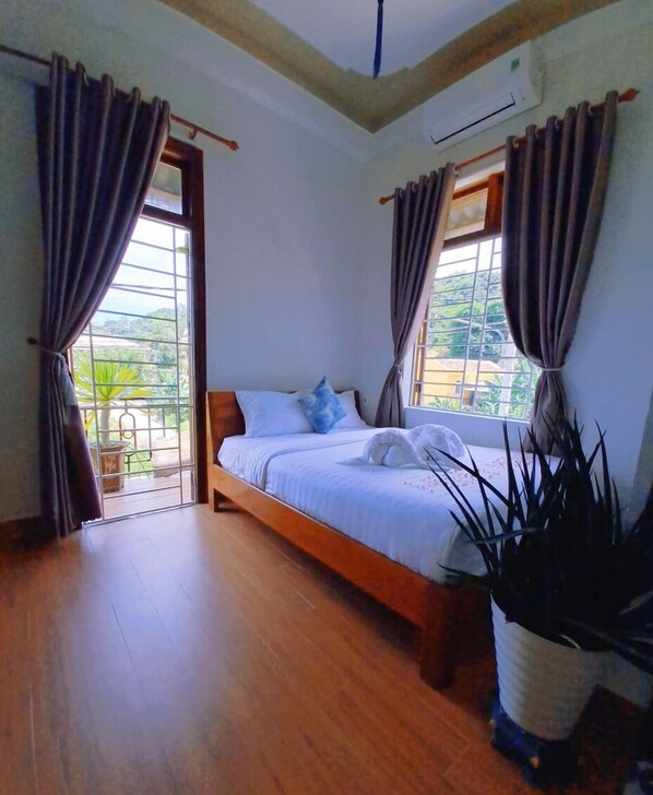 Superior Room, Mountain View | Hypo-allergenic bedding, soundproofing, free WiFi - Cong Man Homestay - Cham Island (Da Nang)