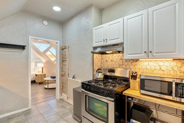 Fridge, microwave, oven, stovetop