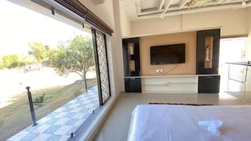 9 chambres, fer et planche Ă  repasser, Wi-Fi, draps fournis