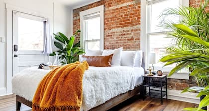 Short North Convention Private Parking Pets