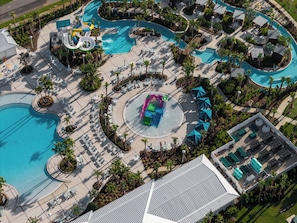 Una piscina techada, una piscina climatizada