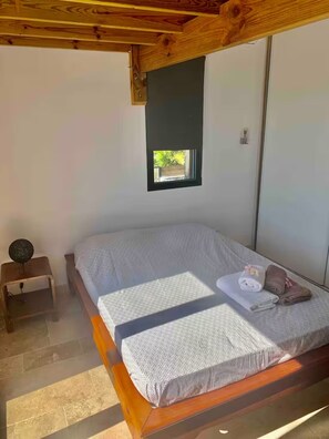 4 quartos, ferros/tábuas de passar roupa, Wi-Fi, roupa de cama