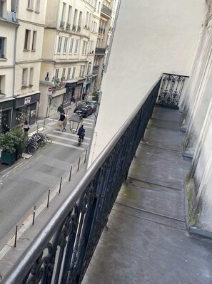 Property grounds - Stylish and New 2BR Flat in the Heart of Paris (Paris)