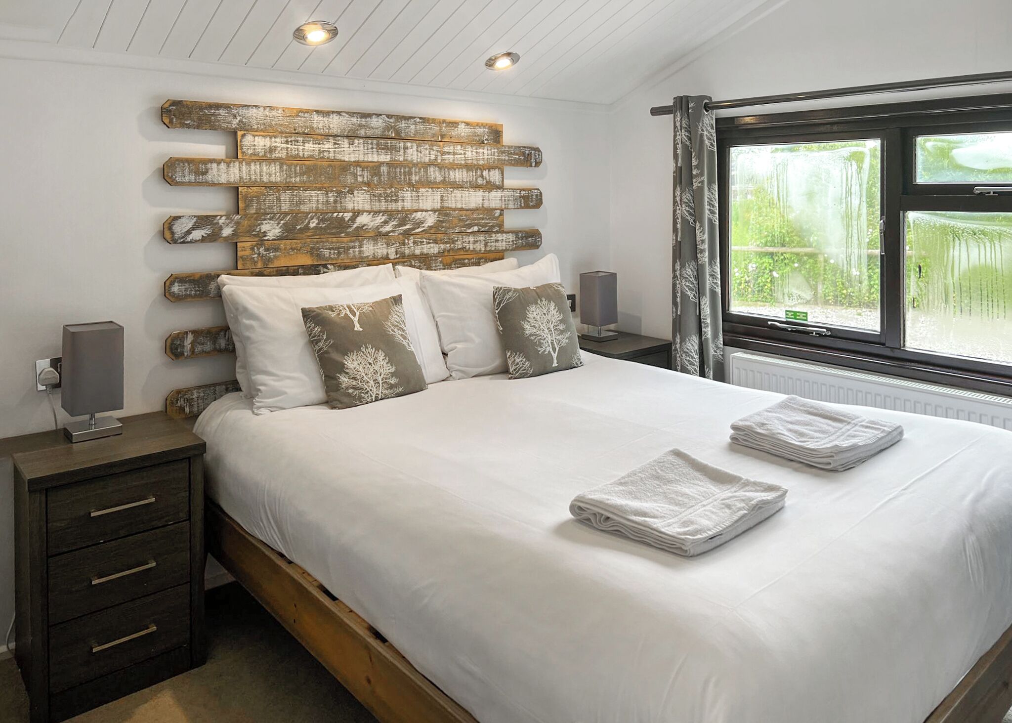 2 bedrooms