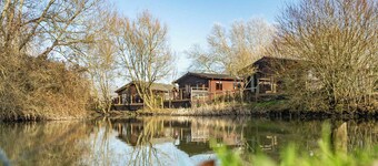 Lakeside Lodges (Pet)