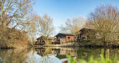 Lakeside Lodges (Pet)