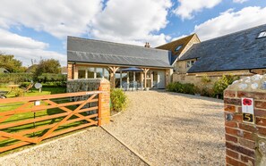 Exterior - The Poppies (Brighstone)