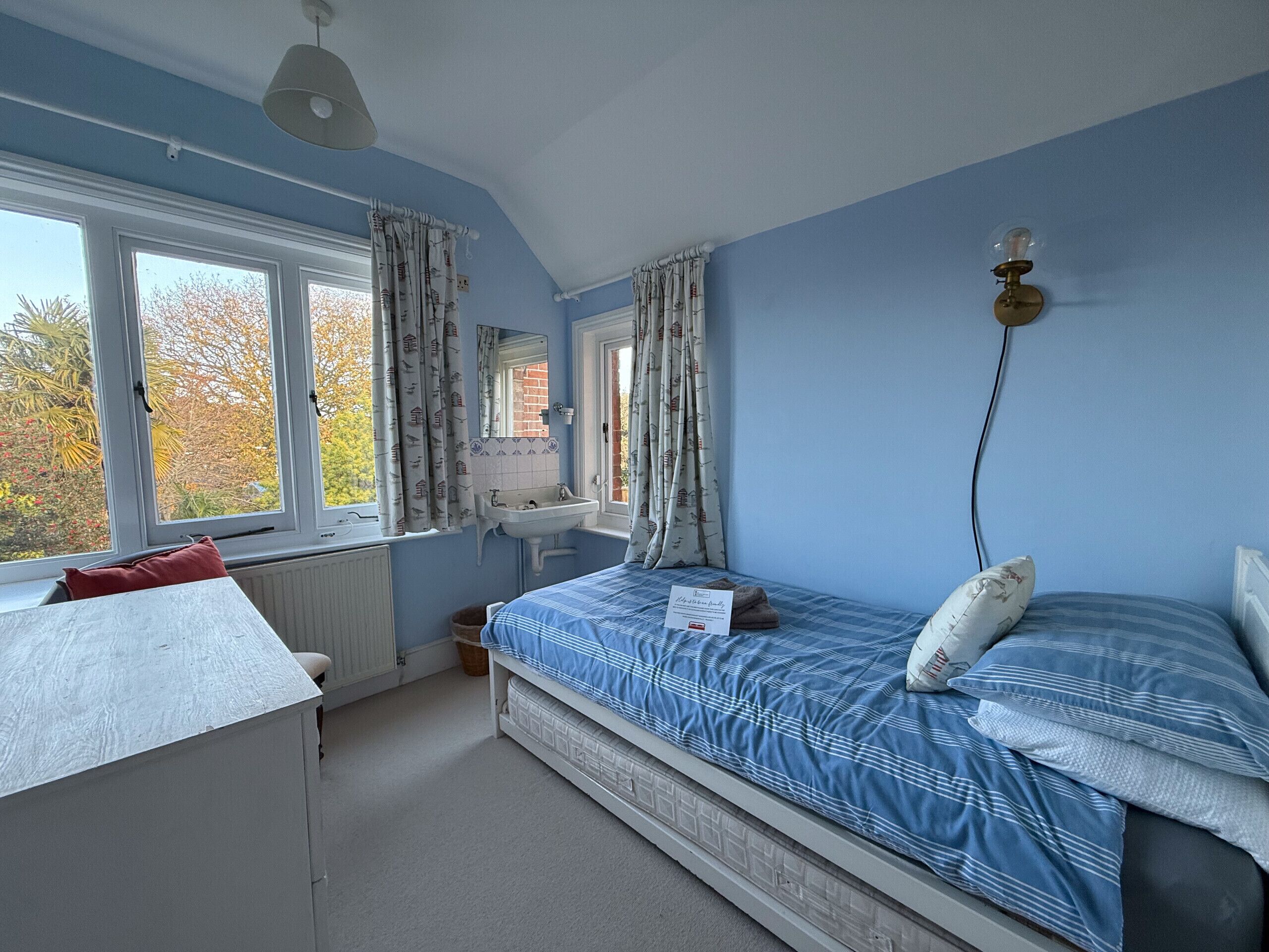 3 bedrooms, iron/ironing board, free WiFi, bed sheets