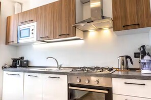 Microwave, oven, dishwasher - House Cler- On Bassano's Hills Relax & Comfort (Colombara)